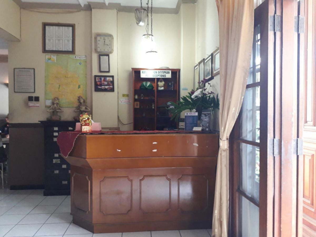 Vidi 1 Hotel Jogjakarta Kejayan Exterior foto